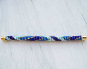 Brazalete de Abeja con Cuentas Hecho a Mano y Ecológico - Tamaño Personalizable para Mujeres y Niñas - Product Image 4