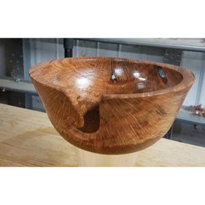 Bol de fil en bois durable Support élégant parfait pour garder le fil bien rangé et créer un bel espace de travail artisanal - Product Image 4