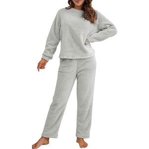 ชุดนอนผ้าฟลีซของผู้หญิงชุดวอร์มผ้าฟลีซคุณภาพดีแบบกำหนดเอง - Product Image 2