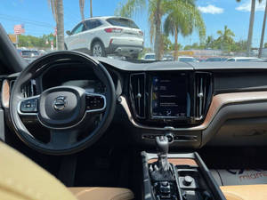 สภาพสมบูรณ์แบบ ปี 2021 วอลโว่ XC60 - Product Image 2