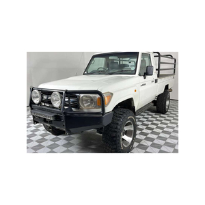 Versátil Camioneta Diésel 79 Pick-Up R17 con Volante a la Izquierda, Interior de Cuero Oscuro, Tracción Trasera, Techo Panorámico, Uso Comercial y Recreativo - Product Image 5