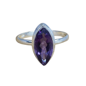 Mejor diseño hecho a mano clásico cabujón anillo amatista piedra preciosa 925 sólida plata esterlina 925 Plata estampada joyería de plata de moda - Product Image 1