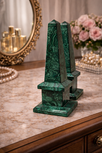 Juego de 2 Obeliscos de Cristal de Malaquita Hechos a Mano, Modernos y Ecológicos, Torres Decorativas de Piedras Preciosas - Product Image 3