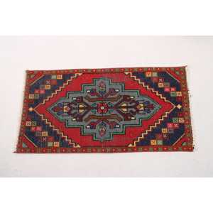 Vintage Small Rug 1.6x3.1 ft, <b>Red</b> Camouflage Turkish <b>Wool</b> Rug - Product Image 5