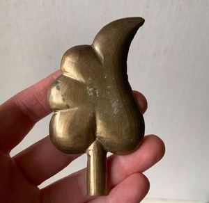 Lot de 2 cendriers antiques en forme de feuille brune avec une finition brillante, parfaits pour la maison, le bar, le restaurant, le bureau et les accessoires de fumer. - Product Image 2