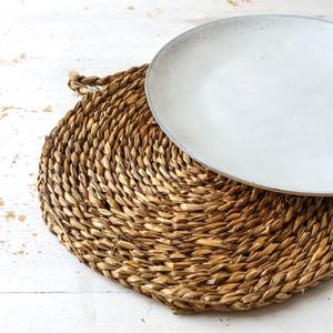 Napperons en jacinthe d'eau tissée à la main et en bambou de style traditionnel classique tapis et tampons de configuration de table rustiques - Product Image 2