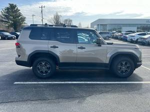 Usado cuidadosamente 2024 Lexus GX 550 Overtrail + 4dr SUV 4WD - Product Image 4