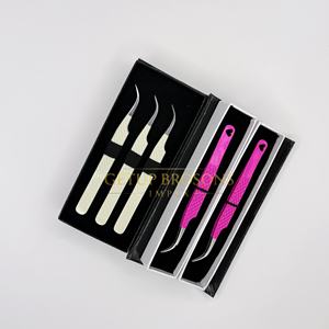 Pinzas para Pestañas GETUP BROSONS IMPEX, Color Rosa Intenso/Blanco, Diseño con Recortes de Diamante, Acero Inoxidable, Punta de Fibra de 10 mm - Product Image 1