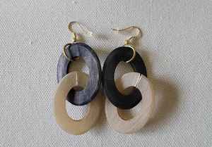 Léger 100% naturel corne de boeuf de buffle boucles d'oreilles pendantes modèles uniques avec laiton perle diamant bijoux artisanaux faits à la main - Product Image 4