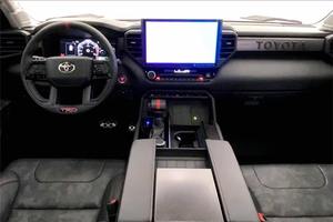 Usado cuidadosamente 2023 Toyota Sequoia TRD PRO 4dr SUV 4WD - Product Image 2