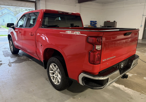 En Venta: Camioneta Usada Chevrolet Silverado 2023, 4x4, Diésel, Manual, Unidad de Comando, Entrega a Nivel Mundial - Product Image 2