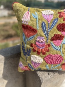 Almohadas de tela cepilladas suaves con diseño de arte abstracto moderno único con cremallera oculta, función de sofá elevada y posicionadores hechos a mano - Product Image 4