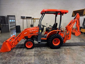 Chargeur de tracteur à roues Kubota B26 4WD pelleteuse multifonctionnelle noyau de moteur automatique y compris pompe roulement de boîte de vitesses 40HP à vendre - Product Image 2