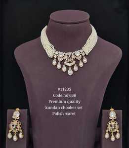Conjunto de collar Kundan Choke11235 de latón chapado en oro, estilo étnico, para boda, con cadena de cuerda. - Product Image 4
