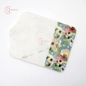 Fabulosa tabla de cortar de cocina de mármol blanco puro con estampado de flores único y bloques de cortar de alta calidad para decoración de utensilios de cocina - Product Image 1