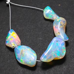 5 Piezas de Ópalo de Fuego Etíope, Piedras Preciosas Naturales en Bruto Sin Cortar de 8-18 mm con Cambio de Color, Certificadas por Terceros para la Fabricación de Joyas - Product Image 1