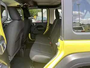 Jeep Wrangler Willys 2023 d'occasion lumière intérieure boîte de vitesses automatique moteur turbo diesel ou essence carburant toit ouvrant panoramique - Product Image 6