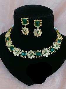 Magnifique ensemble de collier classique plaqué or de qualité supérieure avec boucles d'oreilles vêtements traditionnels pour les mariages fiançailles pour les femmes - Product Image 2