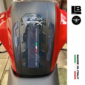 Adesivo 3D nero per serbatoio moto compatibile - Product Image 4