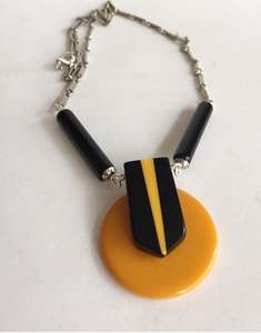 Collar colgante de resina colorido hecho a mano para mujer - Product Image 3