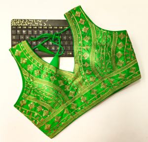 Tissu moderne Fentam Hevi Silk Strach Blouse Ready to Blouse A Froent Open Pattern and Beautiful Knot Summer - Product Image 1