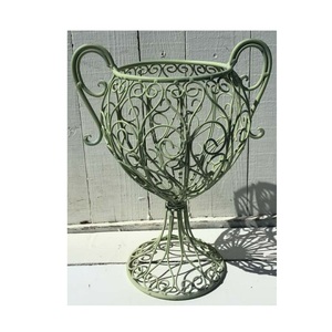 Jardinière d'urnes en maille de fer avec colonne pour décor de centres de table de mariage - Product Image 2