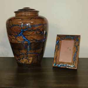 Urnas de Cremación Ecológicas de Bambú Hechas a Mano con Acabado Antiguo para Artículos Funerarios, Tamaño Personalizado Disponible - Product Image 1