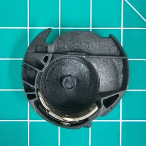 # Boîtier de canette pour machine à coudre Brother XL3750, XL3750FS, XL2610, XL2620, etc. (références XC8993321, XC8993021, XC8993221) - Product Image 2