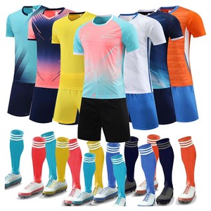 Maillots de football personnalisés en sublimation en gros, respirants, 100% polyester, ensembles d'uniformes de football pour hommes adultes, logo personnalisé, couleurs et tailles - Product Image 6