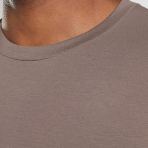 เสื้อยืดโอเวอร์ไซส์สำหรับผู้ชายทำจากผ้าฝ้าย100% เพื่อความสบายสูงสุดและเสื้อยืดโอเวอร์ไซส์มีสไตล์ - Product Image 3