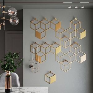Sculpture murale décorative en métal artisanal de qualité supérieure, conçue pour les intérieurs de maisons, bureaux et salons de luxe - Product Image 3