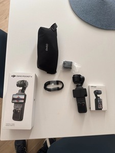 กล้องแอคชั่นระดับพรีเมียม Osmo Pocket 4 / Pocket 4 Pro สีดำ หน้าจอ LCD 2 นิ้ว พร้อมระบบกันสั่น รองรับ microSD 2 ใบ และพอร์ต USB-C - Product Image 1