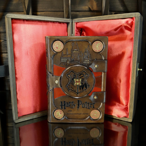 Harry P Relié Antique Philosopher's Stone Vol.1 Livre Relié en Cuir avec Design Artistique et Boîte en Bois Cadeau Édition Collector - Product Image 5