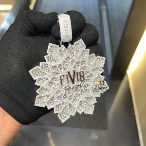 Lab Grown Round y Baguette Cut Custom Letter Charm Pendant 10K White Gold Hip Hop Style para Party Wear para Unisex - Product Image 3