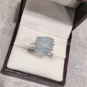 Bague pour femme en argent sterling 925, pierre précieuse naturelle aquamarine, pierre de naissance de mars, bande en fil, bijoux faits à la main, Noël - Product Image 4