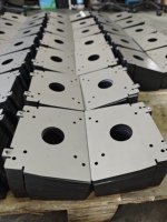 Plaque de montage en tôle découpée au laser CNC de précision, avec points de fixation par vis à trou central, pour boîtier de moteur, pièces d'automatisation, fabrication OEM, modèle de marque