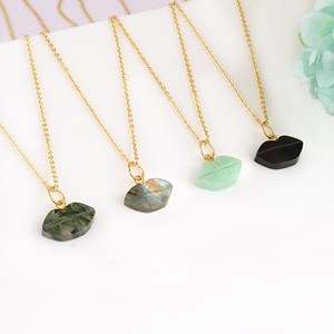 Bijoux en cristal de guérison labradorite naturelle lèvres forme sculptée pendentif collier en laiton plaqué or câble chaîne bijoux pour femmes - Product Image 4