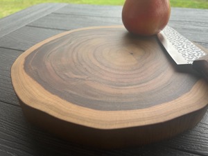 เขียงไม้ทรงกลมดีไซน์เนอร์ งานฝีมือแบบเรียบง่าย เหมาะสำหรับเสิร์ฟผลไม้ ชีส และขนมปัง ขายส่งจากอินเดีย - Product Image 5