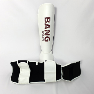 สนับแข้งมวยไทยคุณภาพสูงแบบสั่งทำพิเศษ พร้อมโลโก้สั่งทำ หนัง PU ระบายอากาศได้ดี สวมใส่สบาย สำหรับฝึกซ้อมมวยไทย - Product Image 2