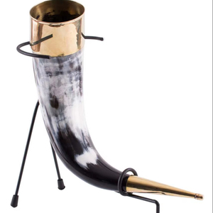 Support en fer artisanal à la mode avec bordure en laiton épaisse, corne à boire unique, produit d'inspiration médiévale viking - Product Image 1
