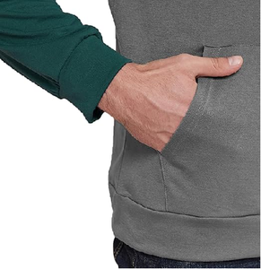 เสื้อฮู้ดผู้ชายลายธงชาติอเมริกา ผลิตจากโพลีเอสเตอร์ แขนยาวแบบแร็กแลน มีกระเป๋า - Product Image 2