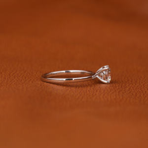 Bague de fiançailles en or 14KT 2.00 CT de style classique de luxe avec diamant cultivé en laboratoire IGI certifié cadeau d'anniversaire parfait - Product Image 5