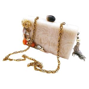 กระเป๋าคลัทช์เรซินออกแบบโดยดีไซเนอร์ทำด้วยมือออกแบบให้หรูหรา - Product Image 3