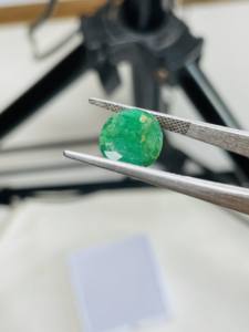 Esmeralda Natural de Zambia, Corte Ovalado, 4.24 Quilates, Piedra Preciosa de Buena Calidad, Lustre, Color Verde Agradable, Pulido Perfecto para Cualquier Joyería - Product Image 4