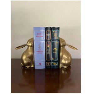 Juego de sujetalibros de latón con forma de conejo AK de 2 en acabado pulido para decoración de mesa/Decoración Para sala de estar - Product Image 1