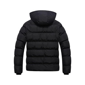 Vente en gros de vêtements d'hiver à la mode de couleur noire manteaux de créateurs veste en duvet pour hommes taille plus imperméable et souple d'extérieur - Product Image 4