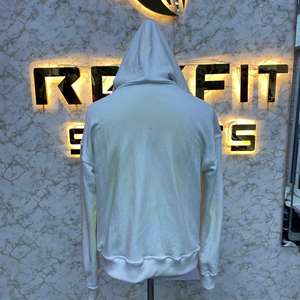 Sudadera con Capucha de Diseño Moderno con Cierre y Detalles Desgastados, Chaqueta con Cierre y Pedrería, Lavado Ácido, Sudadera de Forro Polar para Hombre, Estilo Urbano - Product Image 3