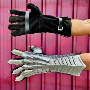 Meilleur ensemble de gants d'Halloween Gantelets noirs en acier médiéval Gants d'armure de haute qualité - Product Image 3