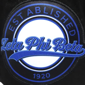 หมวกแก๊ปทรง Snapback สีดำและสีน้ำเงิน Royal Blue ของ Zeta สำหรับผู้หญิง หมวกแก๊ปทรงแบนปรับได้ ปักลายพรีเมียม สำหรับชมรมนักศึกษาหญิงกรีก - Product Image 6