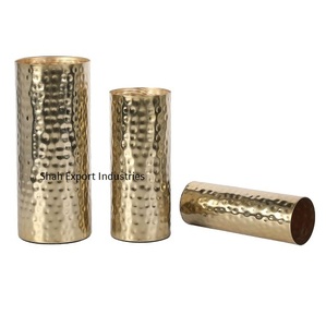 Vases à fleurs cylindriques martelés en métal doré pour la décoration de maison et d'hôtels de table Vase floral fait main - Product Image 2